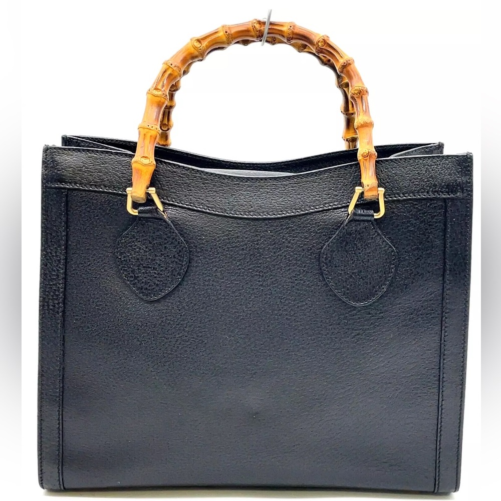 Vintage Gucci Bamboo Black Leather HandBag “Diana bag” inside is clean
